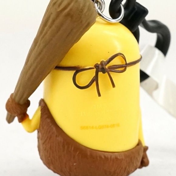 Universal Studios Despicable Me Minions Cro-Minion Stuart Clip Keychain - Picture 2 of 2